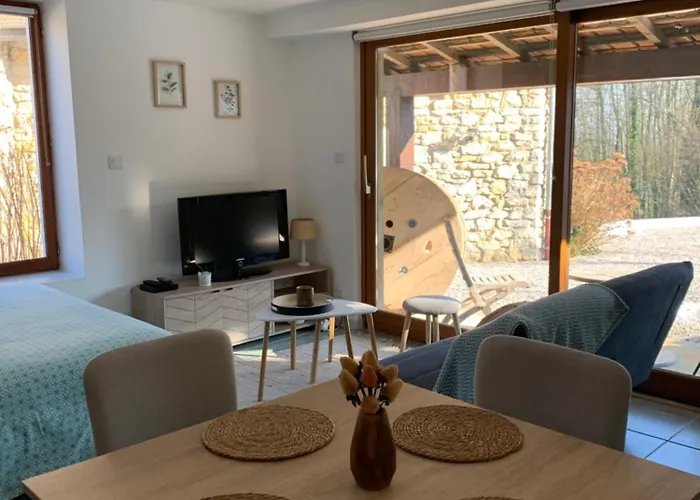 Casa vacanze Les Hortensias, Charmante Petite Maison En Pierre Saint-Martin-Boulogne