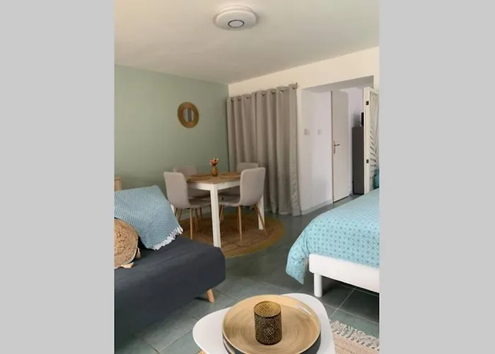 Casa vacanze Les Hortensias, Charmante Petite Maison En Pierre Saint-Martin-Boulogne